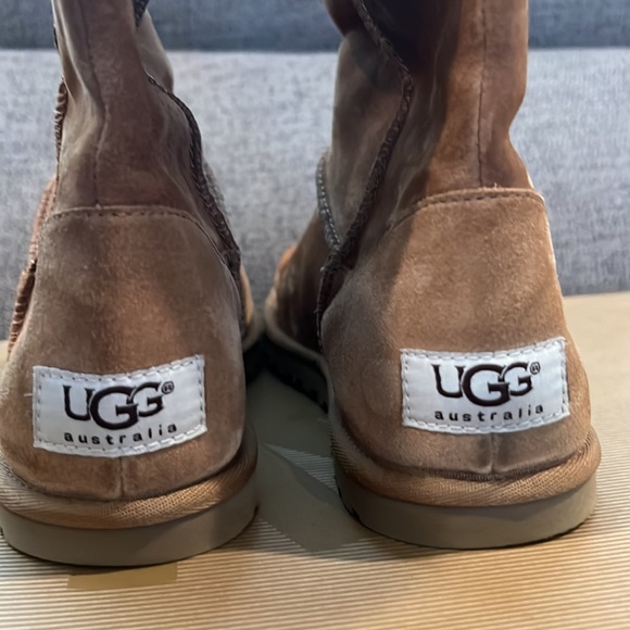 UGG Lo Pro cognac suede button boots size 8 - Picture 6 of 11